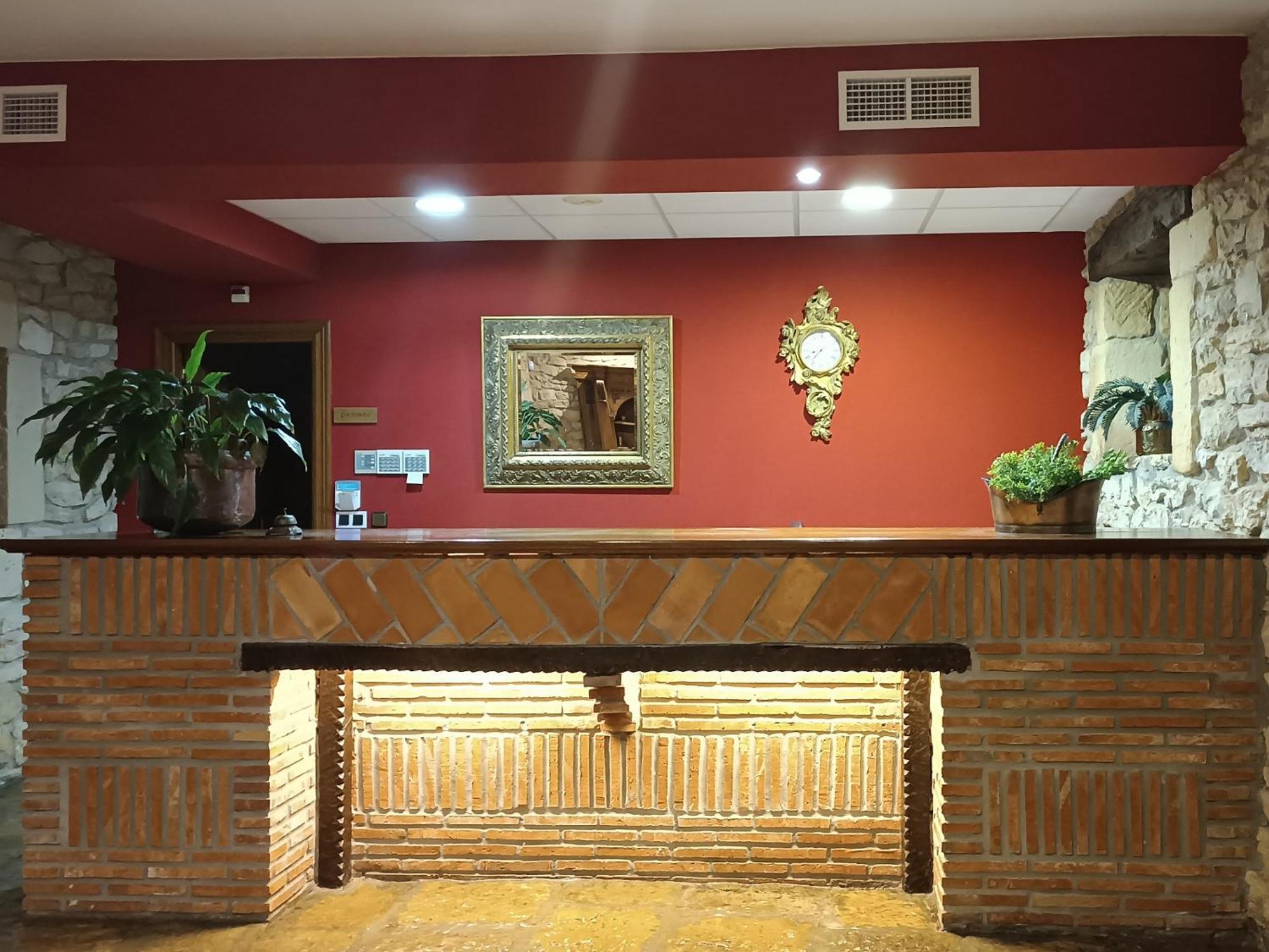 Hotel Casona Los Caballeros Santillana del Mar Bagian luar foto