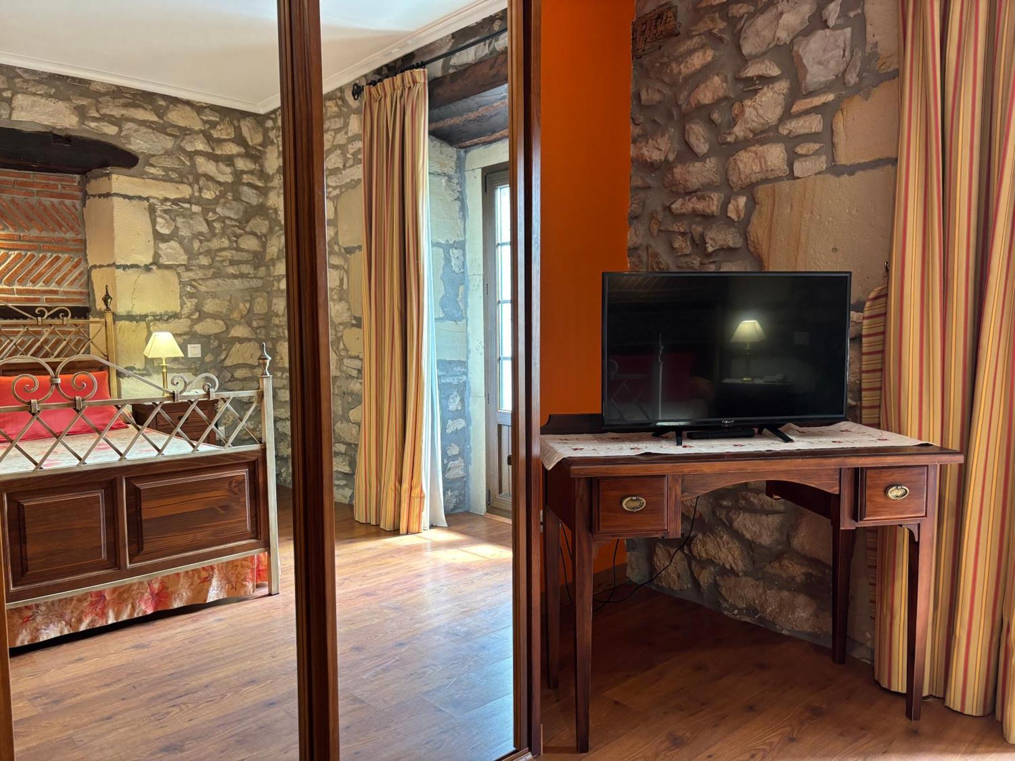 Hotel Casona Los Caballeros Santillana del Mar Bagian luar foto